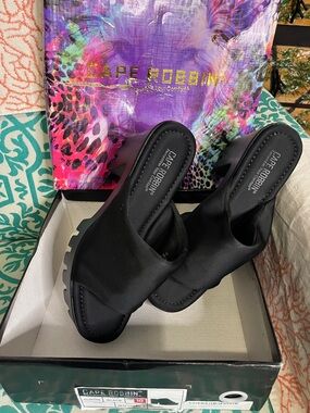 NIB Cape Robbin Black Slip-On Clog Sandals with Chunky Sole “ECHOYA” Sz 10M